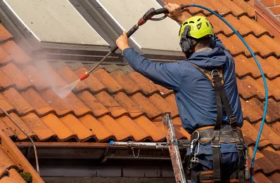 Démoussage et hydrofuge de toiture à Castelmayran